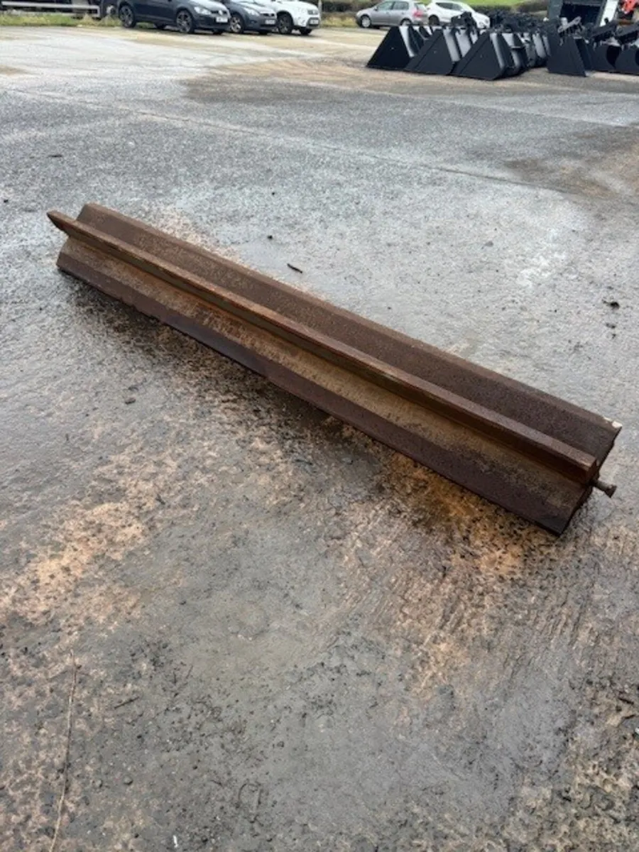 Press brake heavy duty Vee block - Image 1