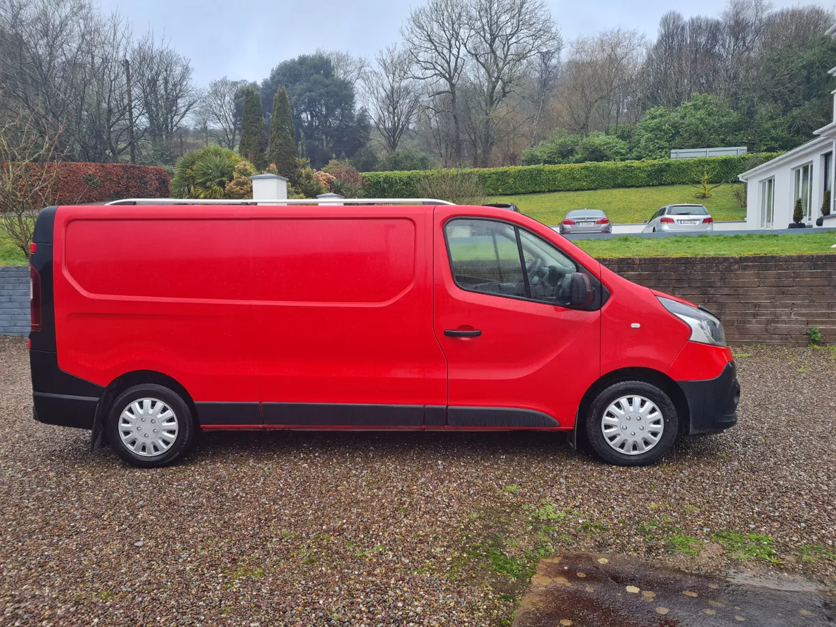 Renault Trafic 2015 - Image 1