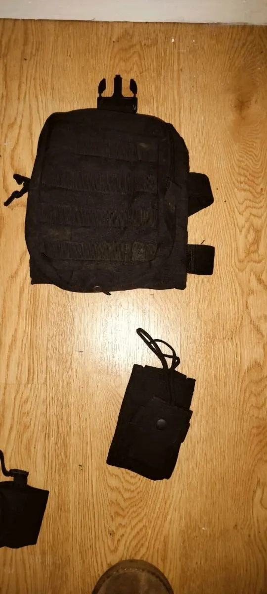 Airsoft plate carrier and pouches - Image 4