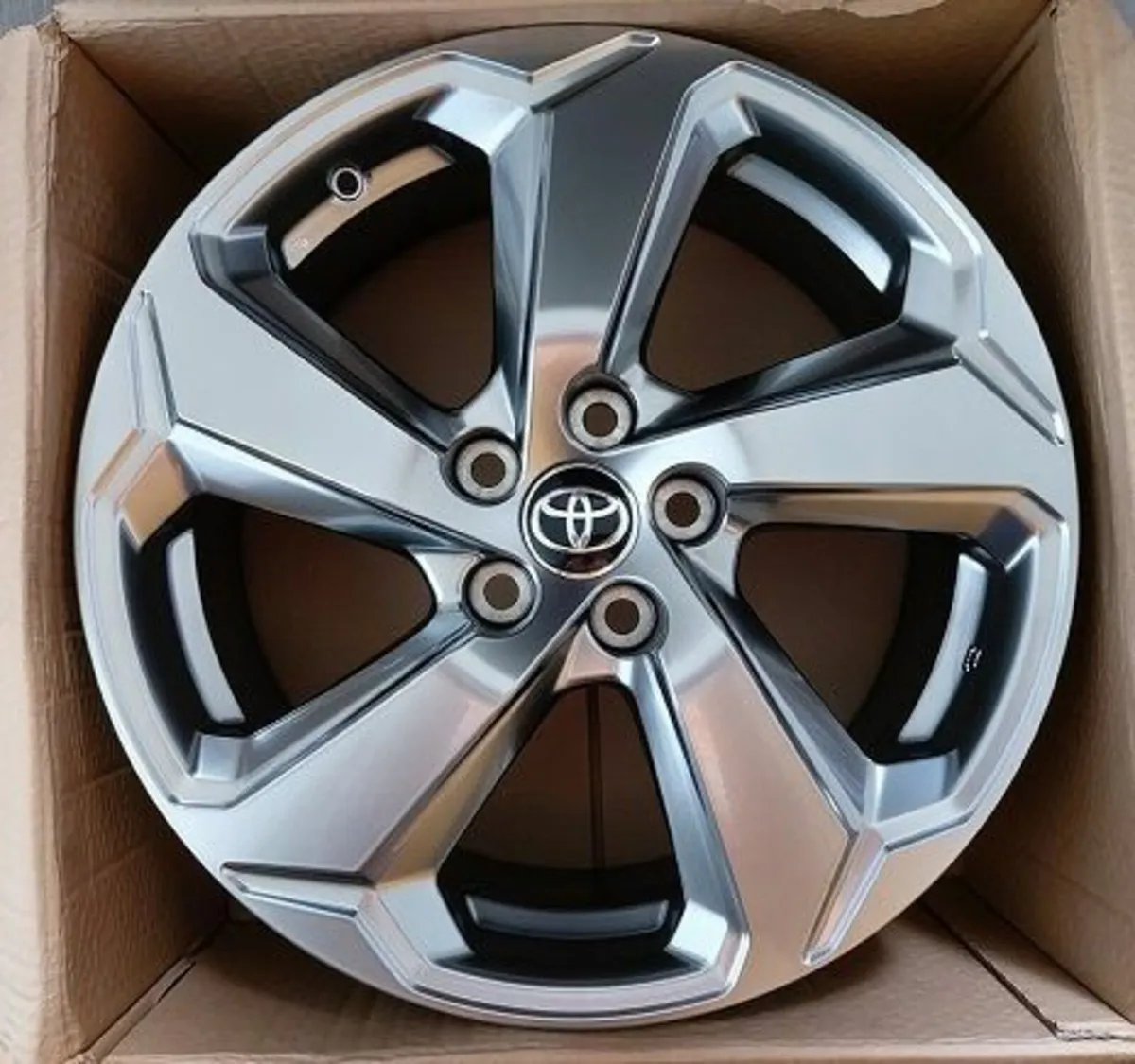 2019 rav4 alloys - Image 2