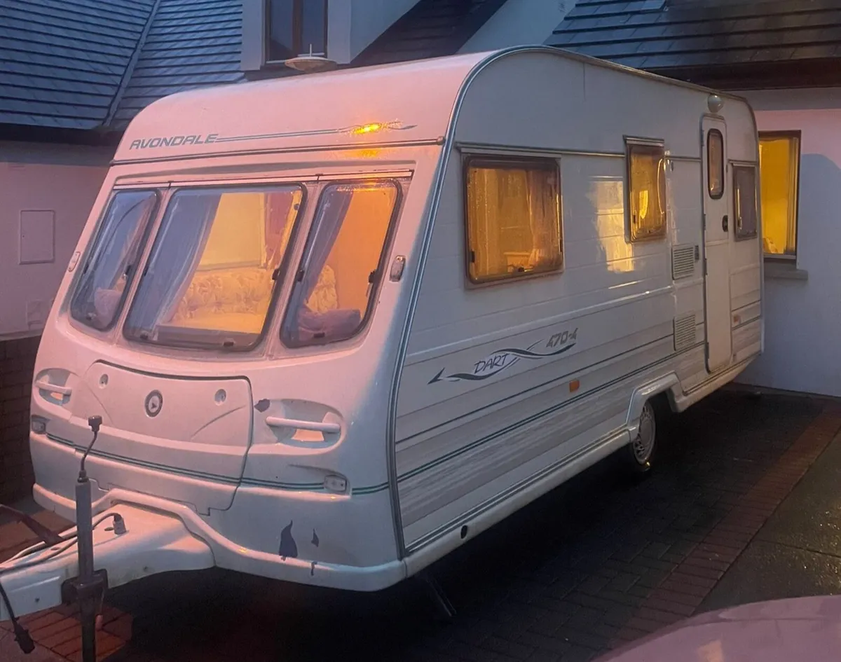 Lightweight Avondale 4/5 berth with Awning - Image 2