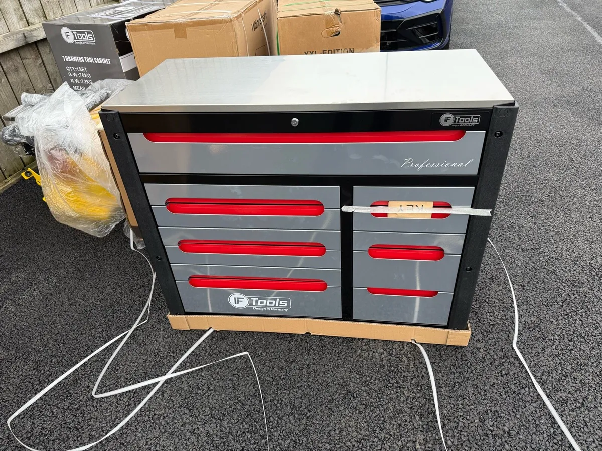 BRAND NEW 12 DRAWER TOOL CHEST - Image 1