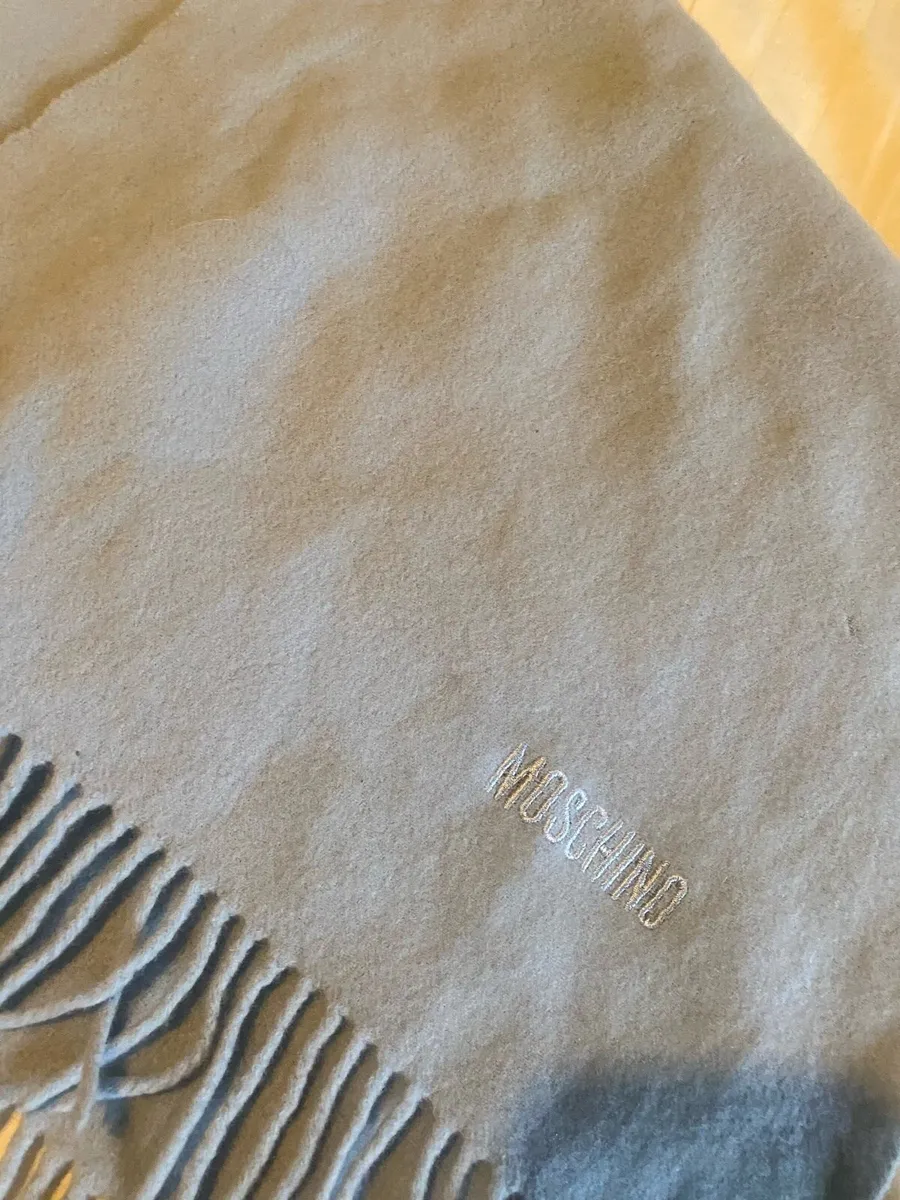 Stunning Moschino scarf - Image 1