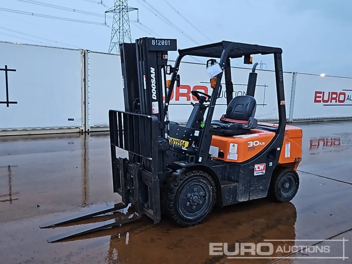 2020 Doosan D30GP - Image 1