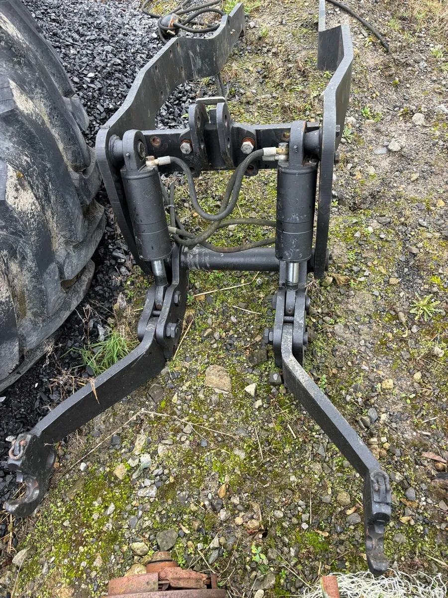 New Holland front linkage - Image 1