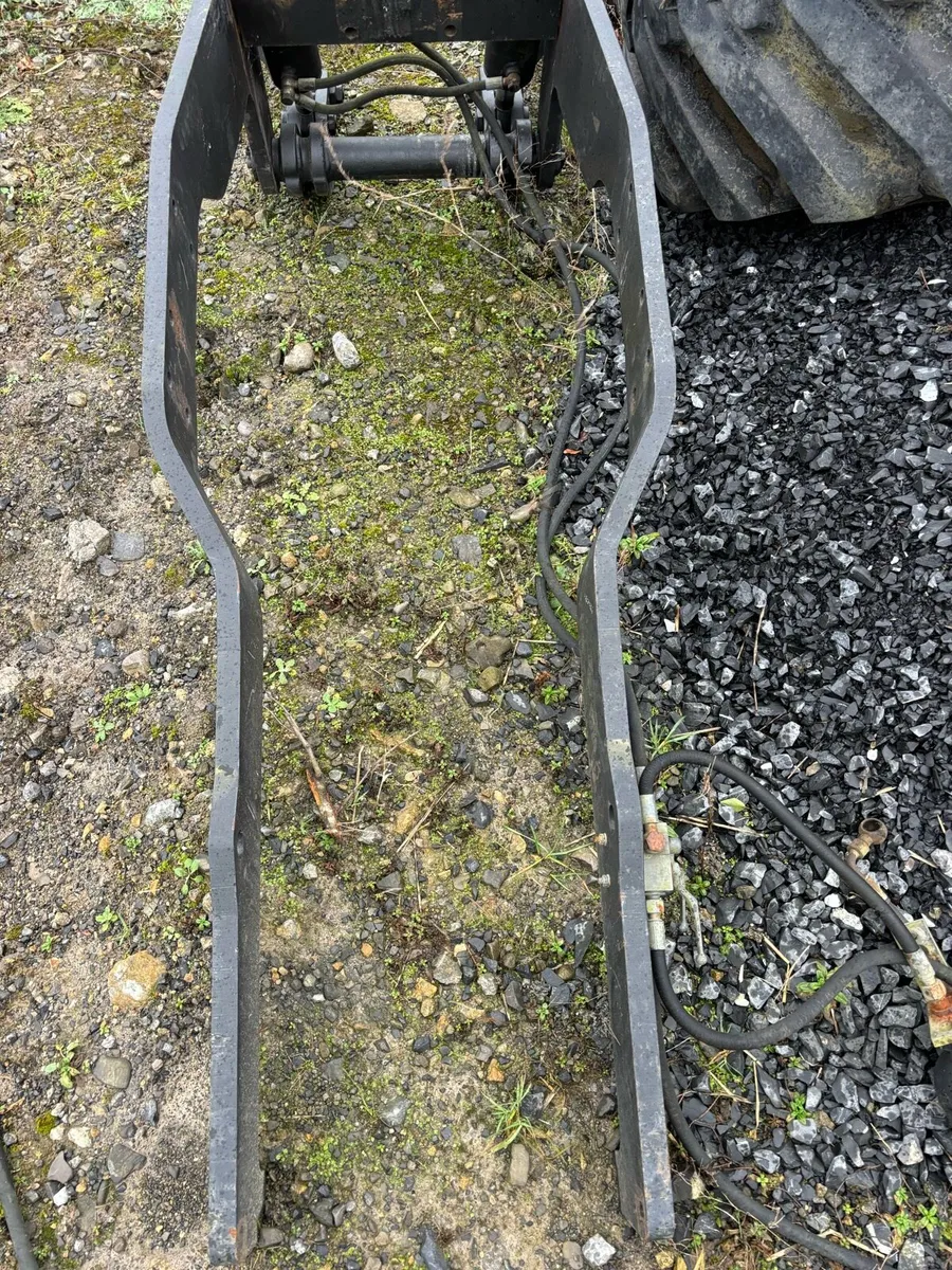 New Holland front linkage - Image 4