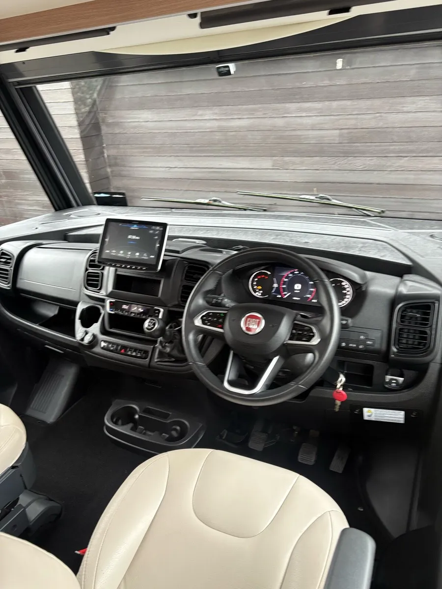 2022 ITINEO SB40 Spirit Edition 7 Berth - Image 3