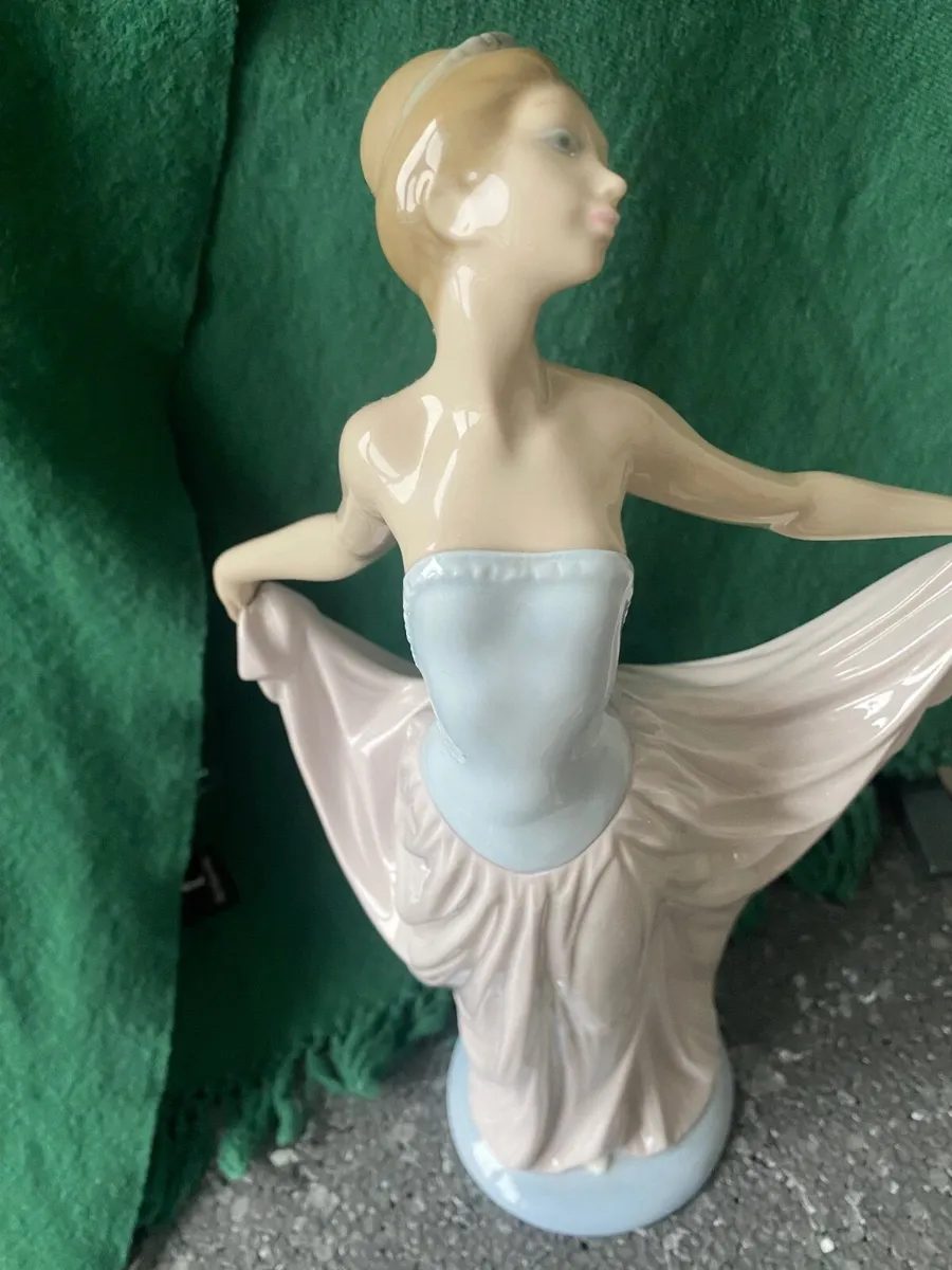 Lladro lady - Image 4