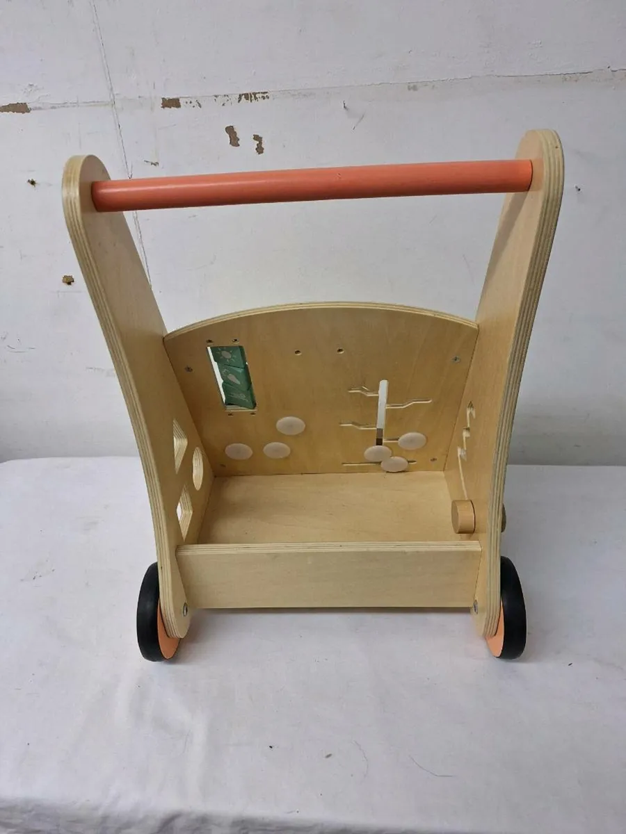 Wooden safari activity walker - Image 3