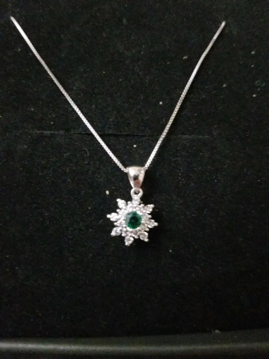 Sterling silver pendent and chain stamped - Image 2