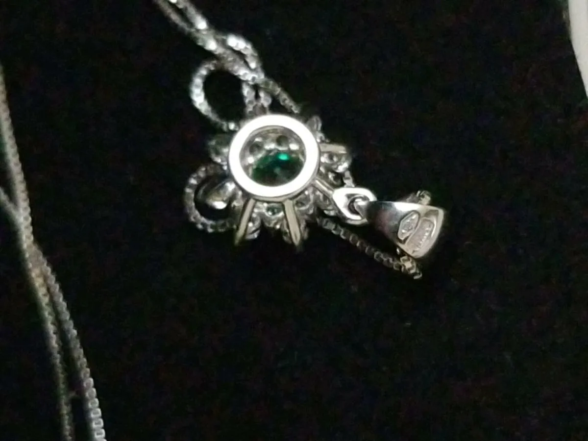 Sterling silver pendent and chain stamped - Image 4