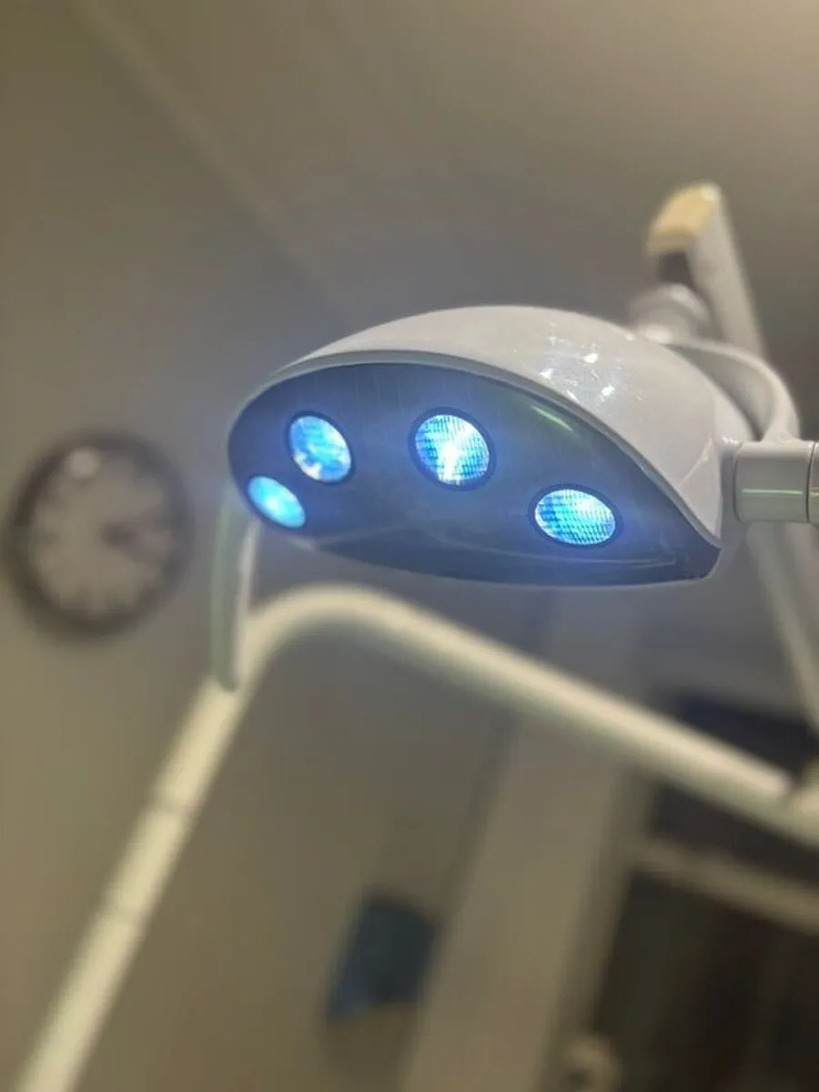 Fona 1000 Dental Chairs - Image 3