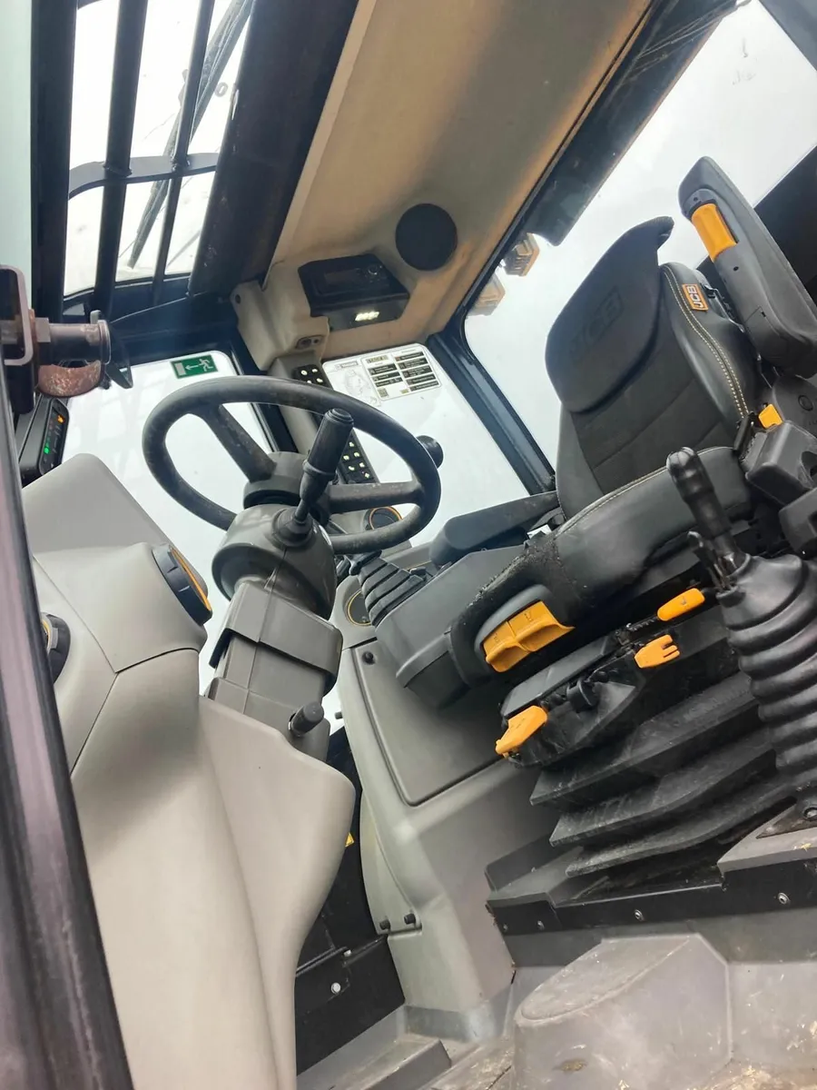 2022 JCB TM 320S - Image 3