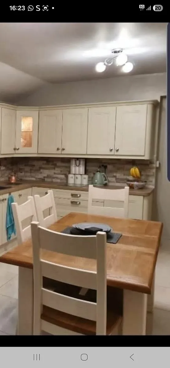 KITCHEN TABLE, 4 CHAIRS & BENCH - Image 1