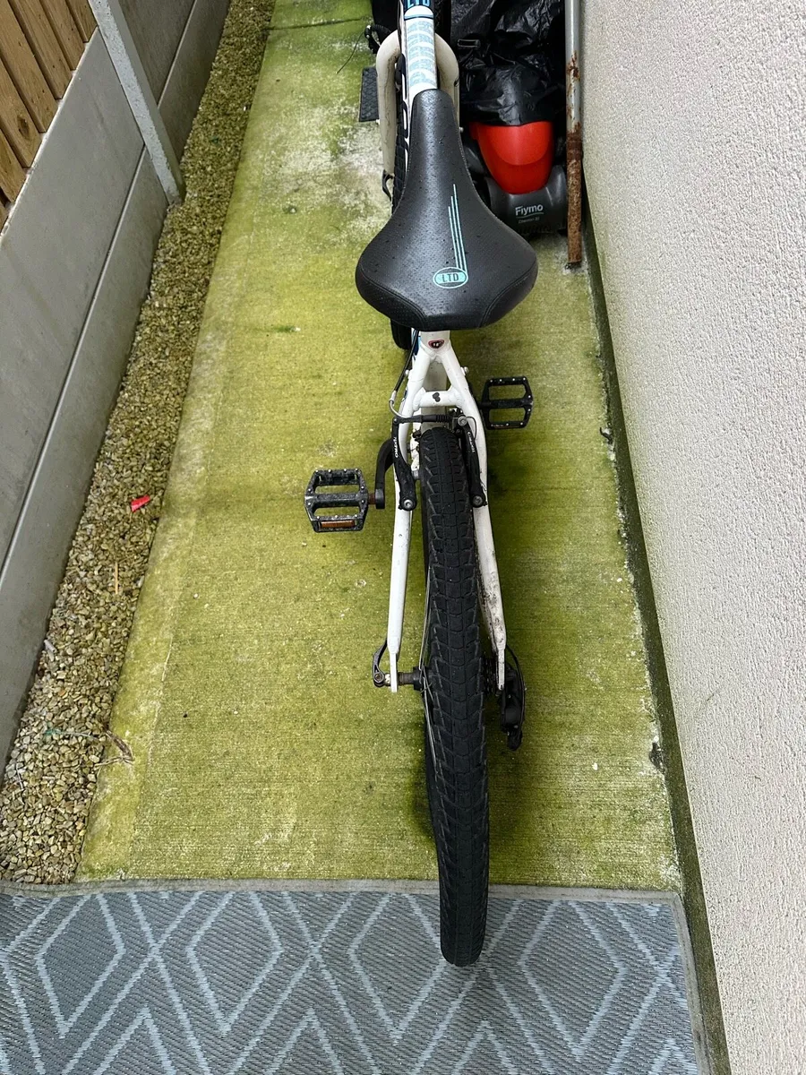 Carrera bike - Image 3