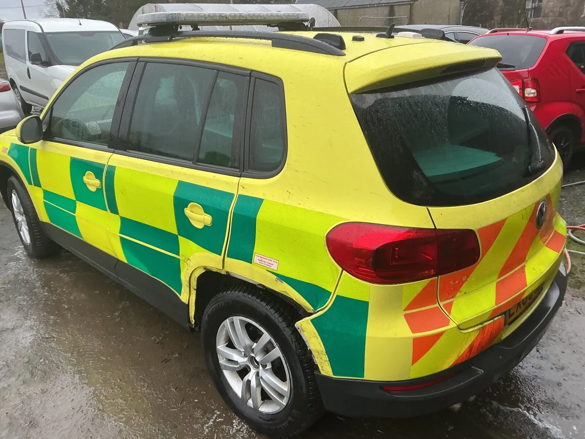 2015 Volkswagen tiguan 4x4  automatic  diesel - Image 4