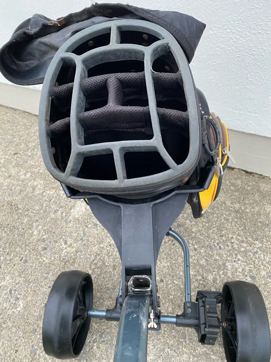 Golf Bag and Trolley - Image 4