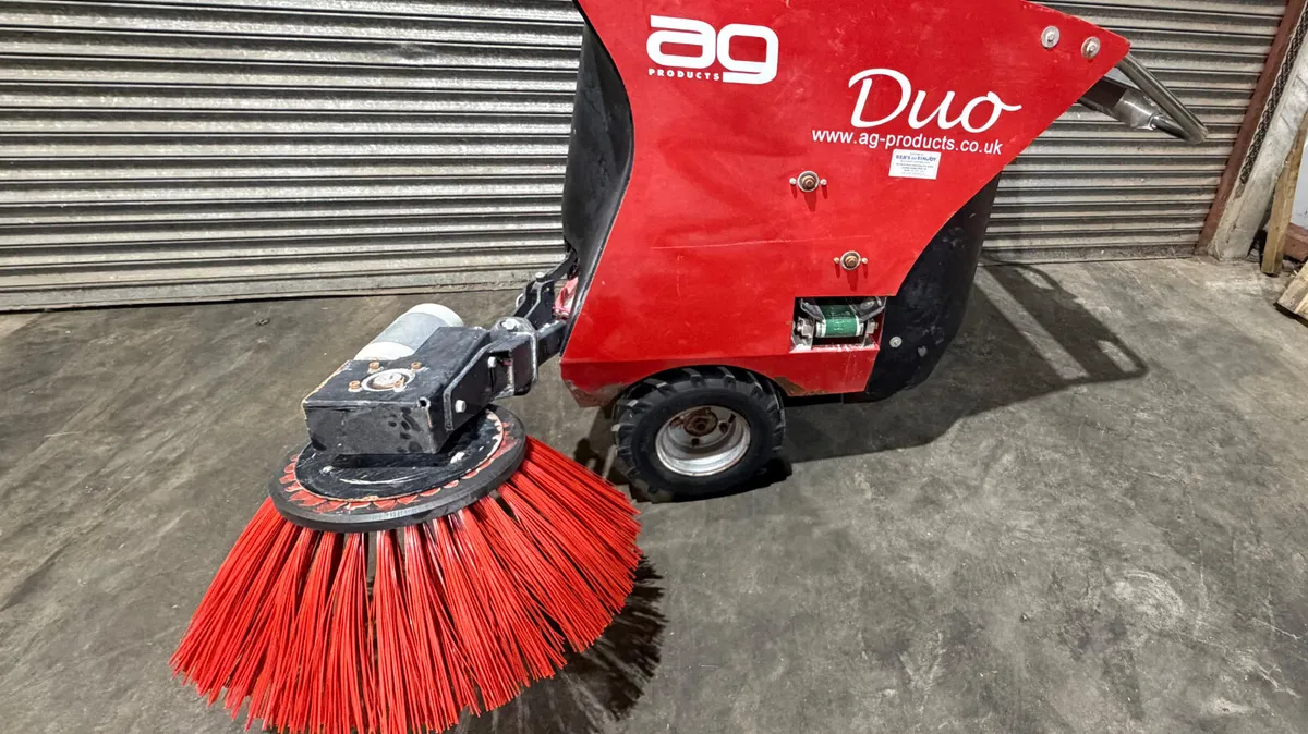 AG DUO Sawdust Bedder - Image 4