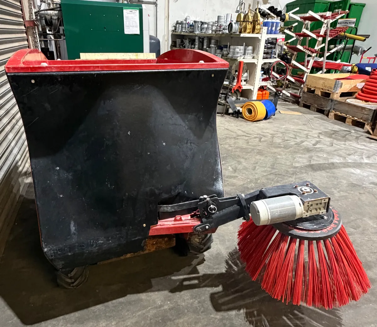 AG DUO Sawdust Bedder - Image 3