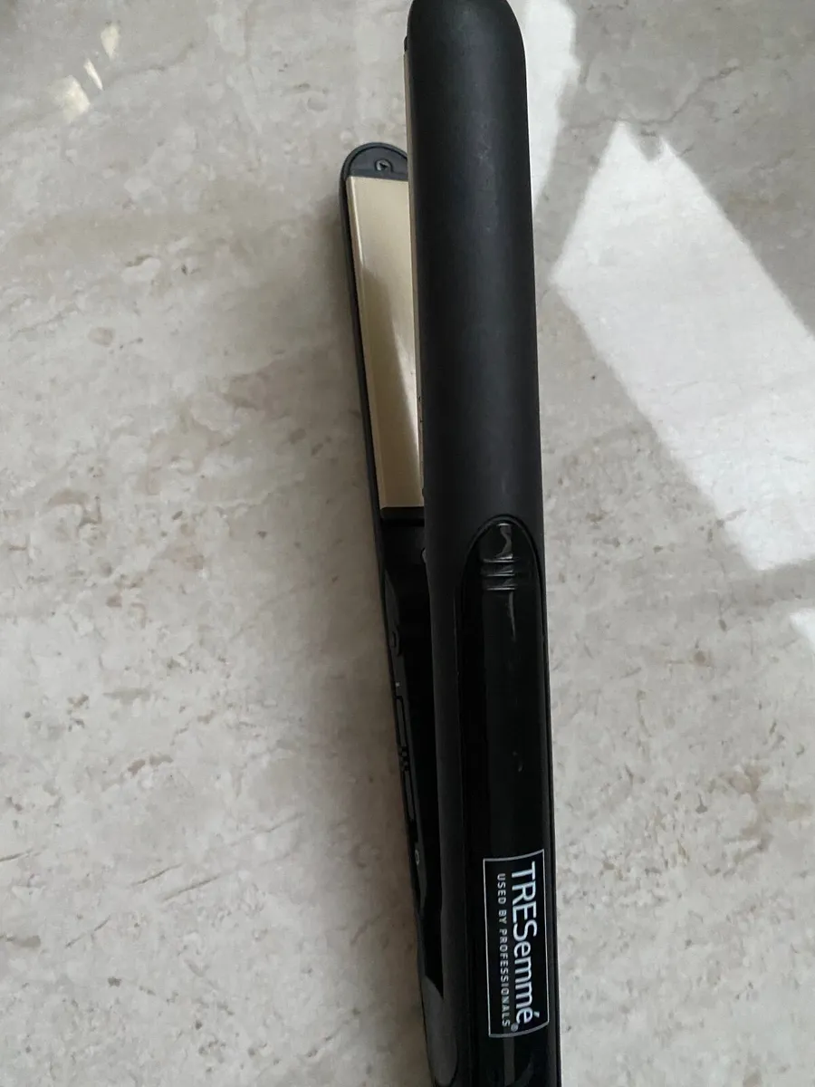 Hair straighteners and curling iron - Image 2