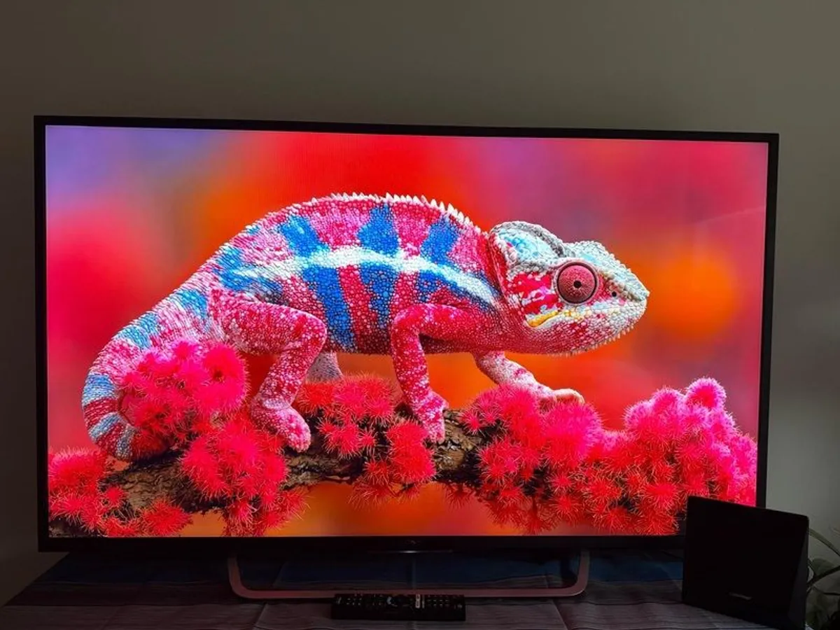 TV 55"Sony Bravia 4K HDR Smart TV - Image 1