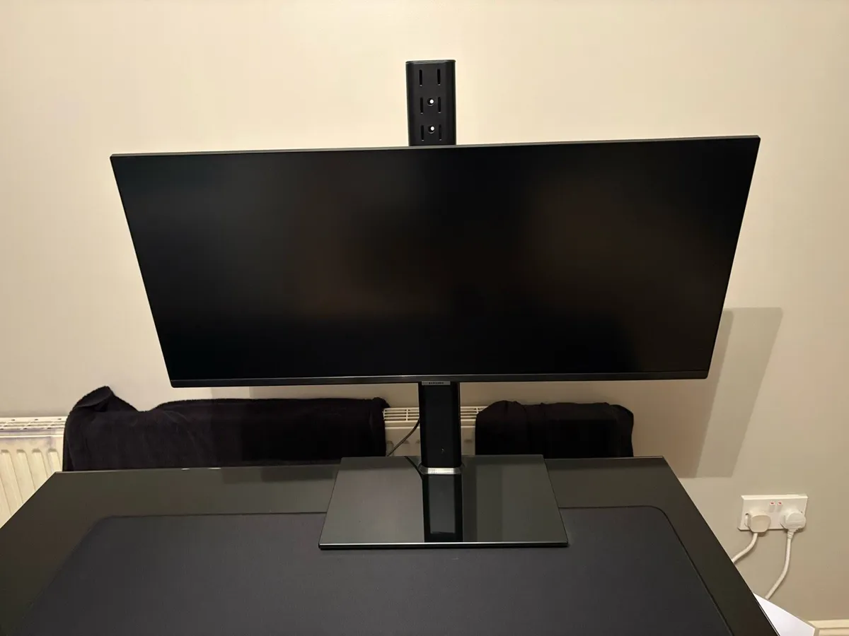 Glass desk plus monitor - Image 3