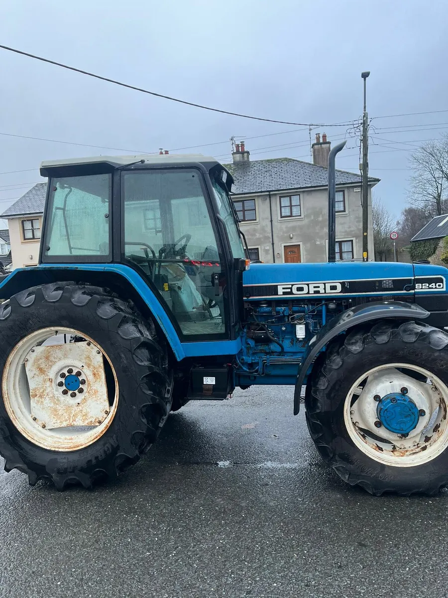 Ford Newholland 8240 - Image 3