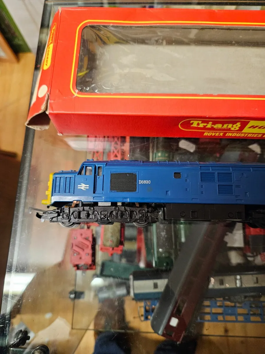 Hornby OO Gauge Diesel Engine - Image 1
