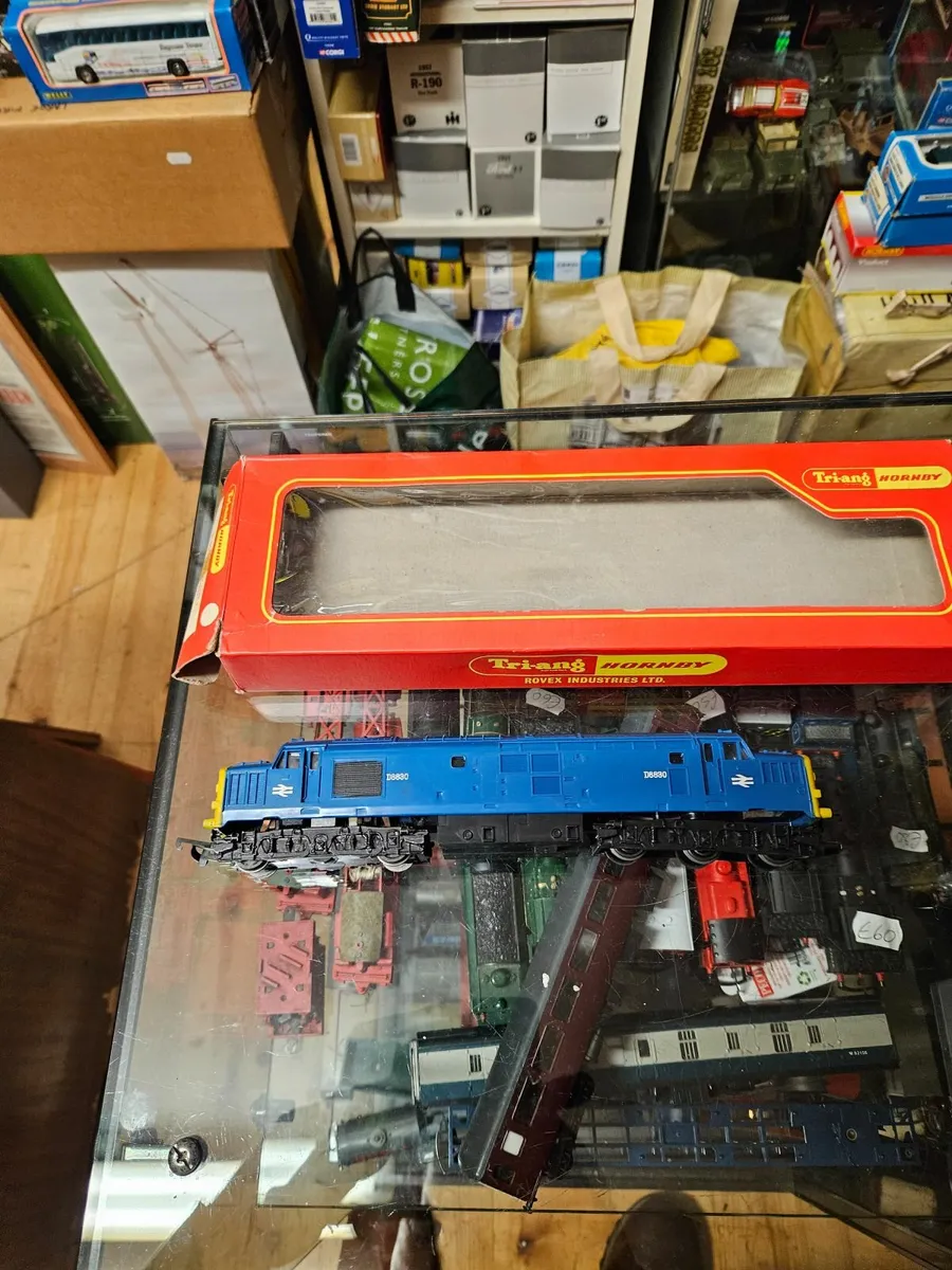 Hornby OO Gauge Diesel Engine - Image 2