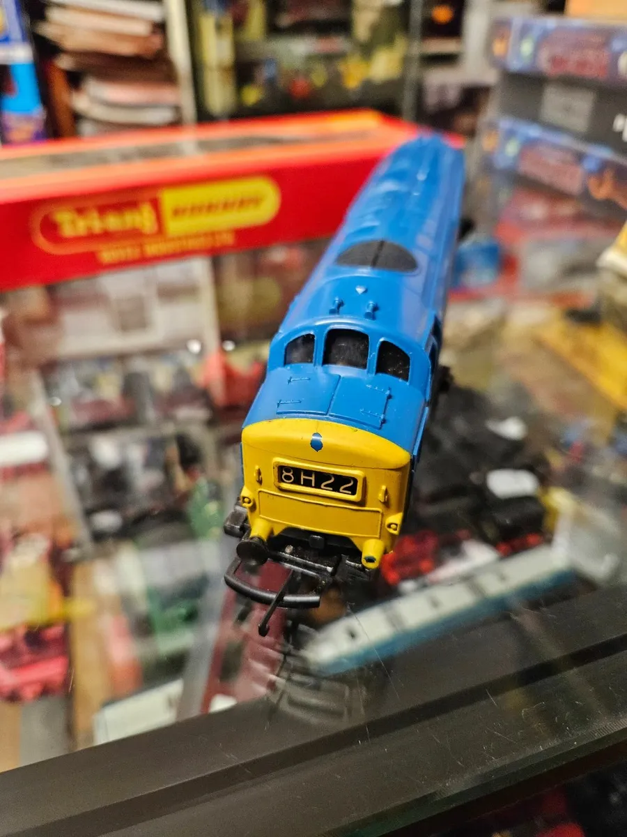 Hornby OO Gauge Diesel Engine - Image 3