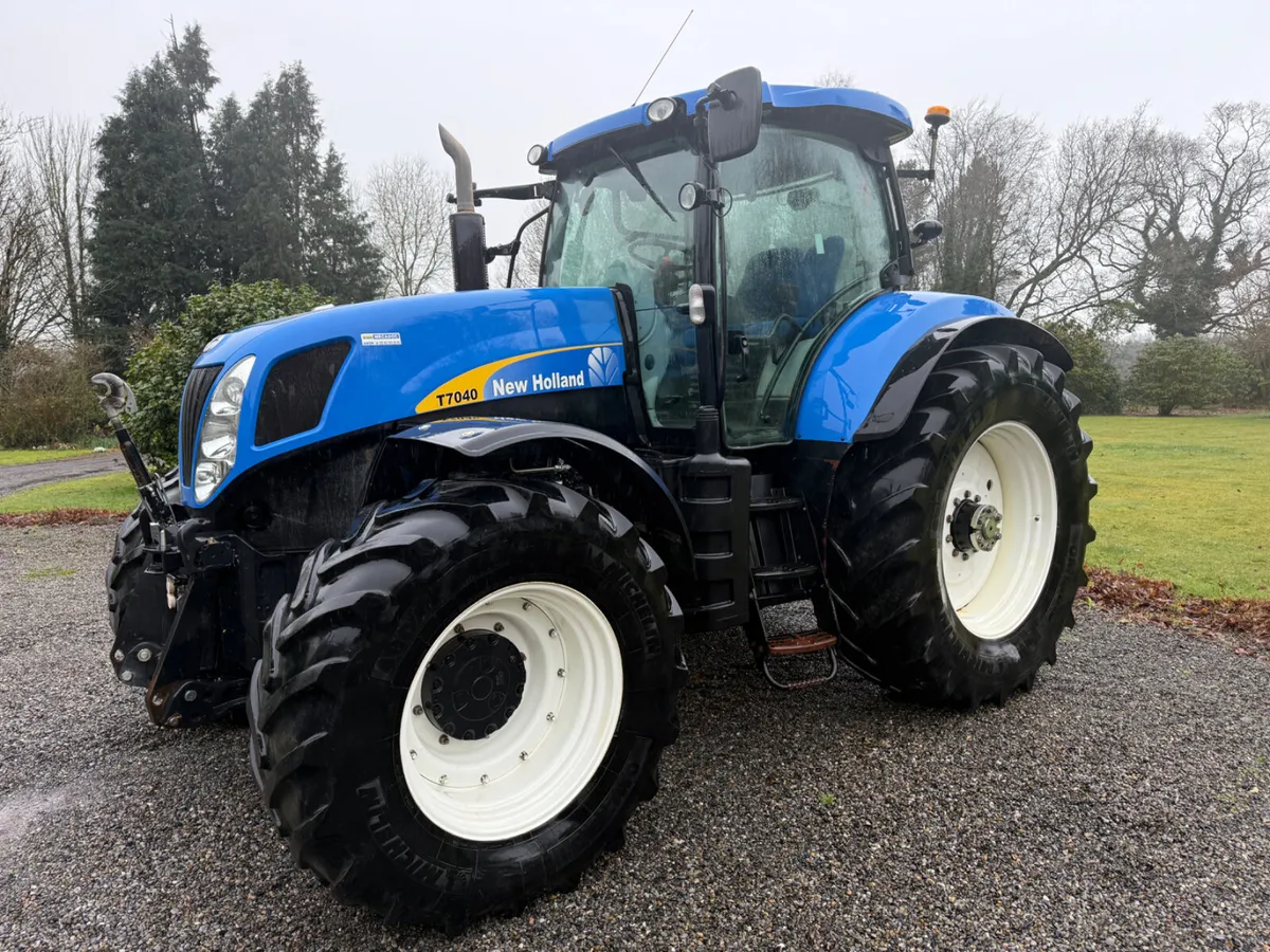 2011 New Holland T7040 **Immaculate 5300 hours** - Image 4