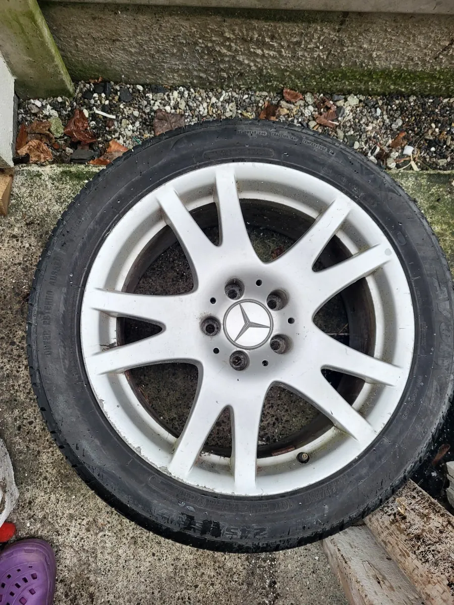 Car tyre - Image 1