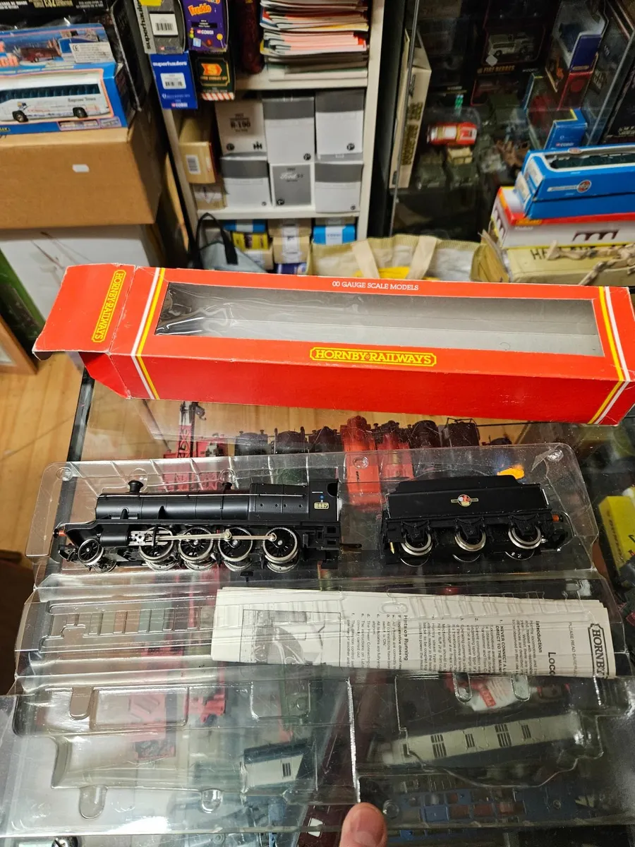 Hornby OO Gauge BR Steam Engine - Image 4