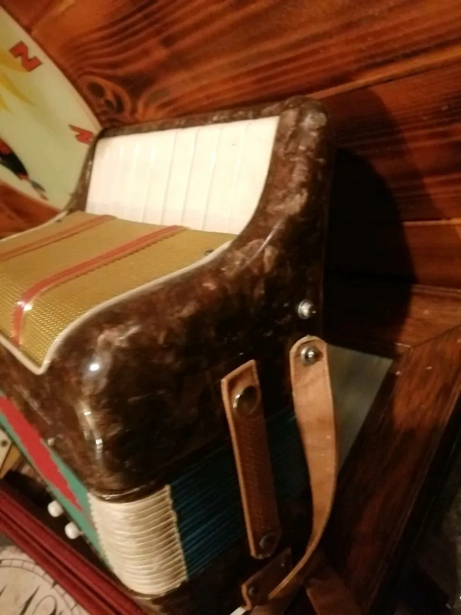 Vintage hero mini acordion - Image 2