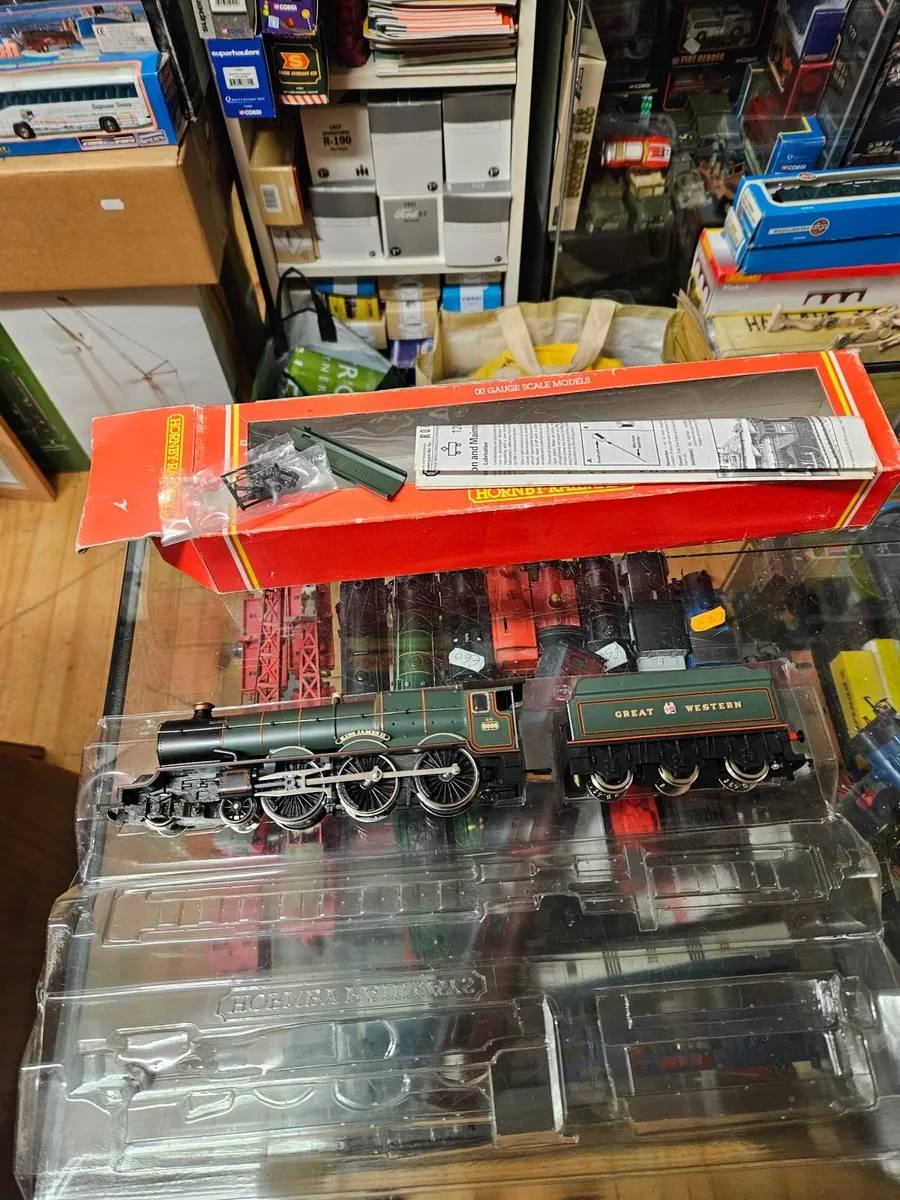 Hornby OO Gauge GWR King James II Steam Engine - Image 1