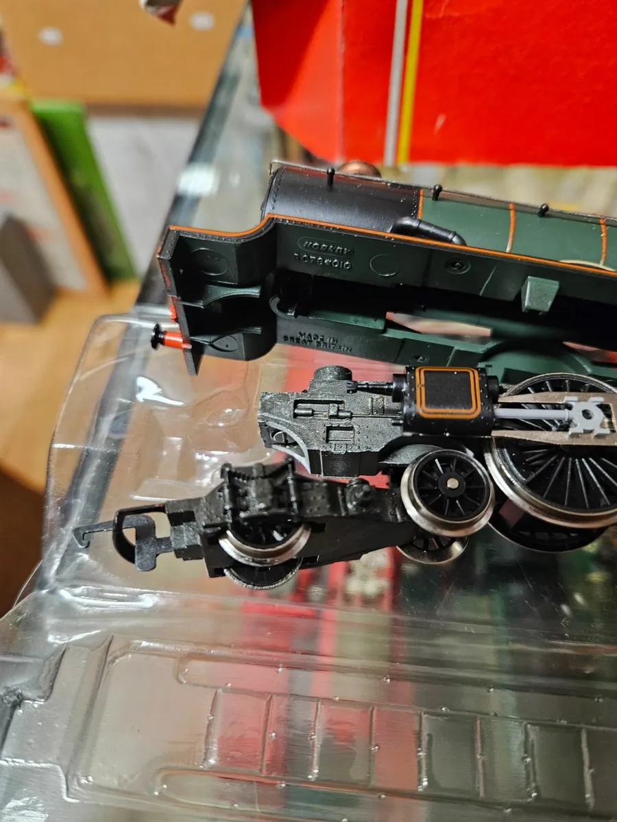 Hornby OO Gauge GWR King James II Steam Engine - Image 2