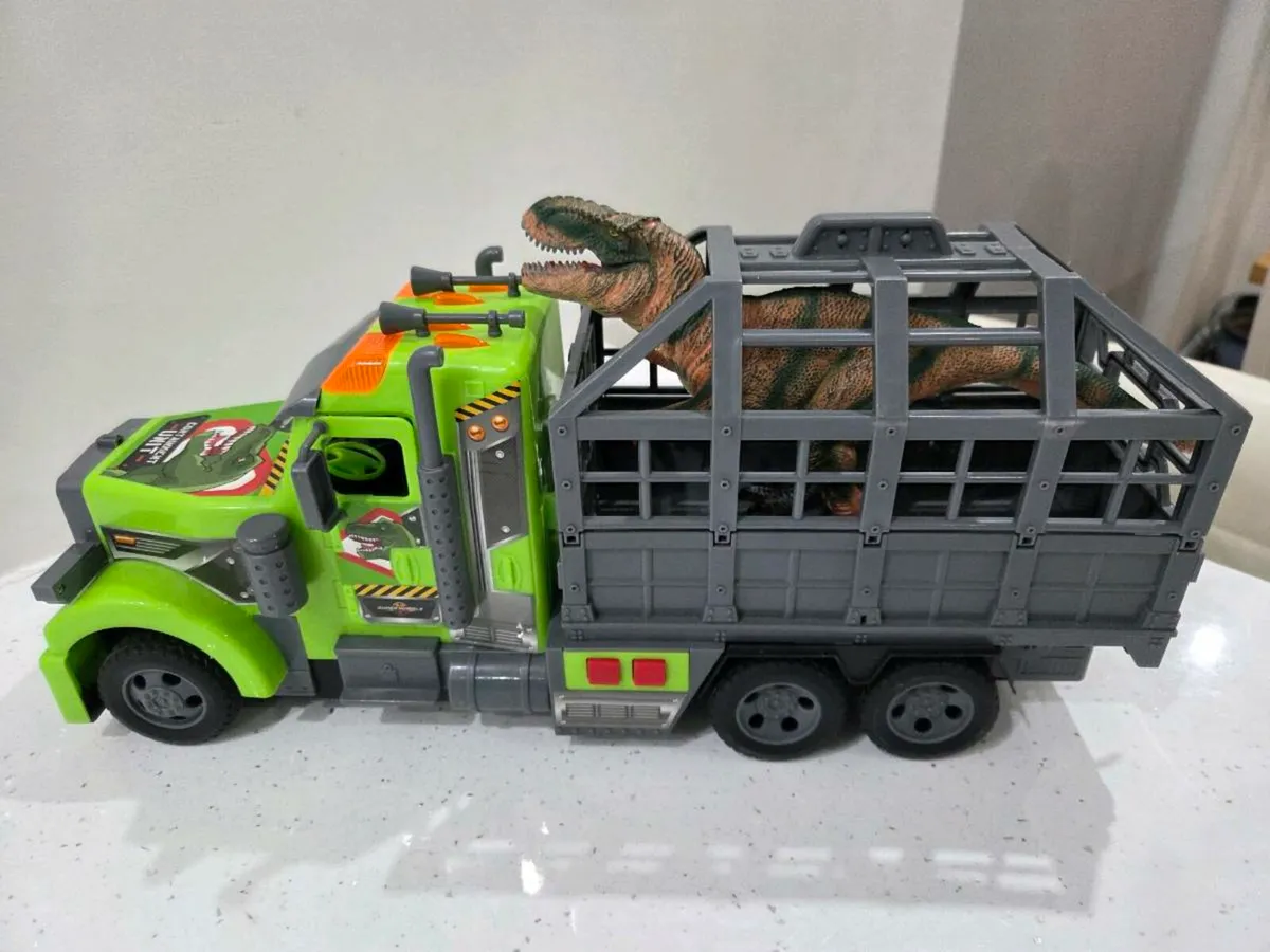Super Wheelz Dinosaur and truck - Image 1