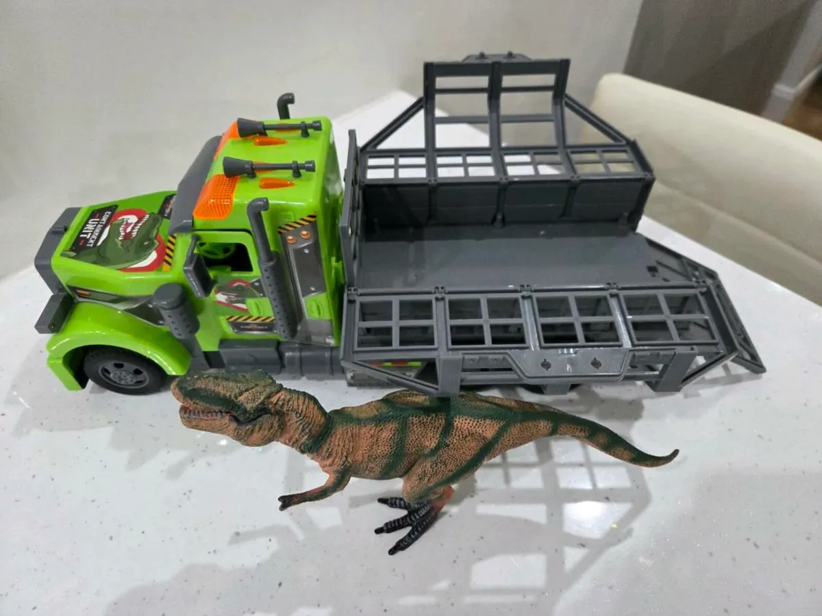 Super Wheelz Dinosaur and truck - Image 2