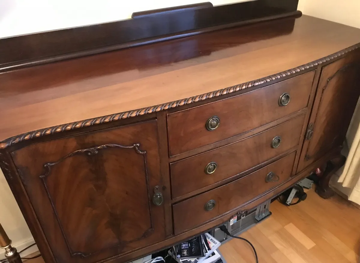 Stunning Antique Queen Anne Style Sideboard - Image 2