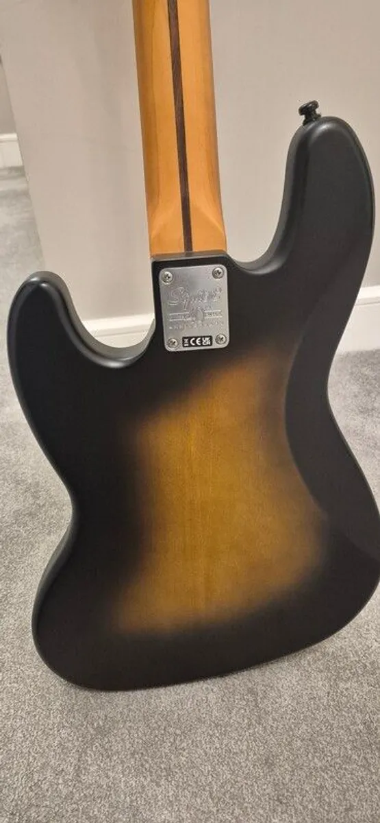 Squier 40th anniversary vintage Edition jazz bass - Image 2