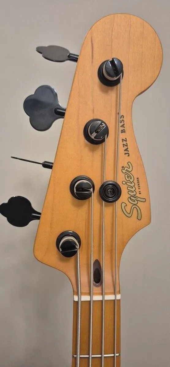 Squier 40th anniversary vintage Edition jazz bass - Image 4
