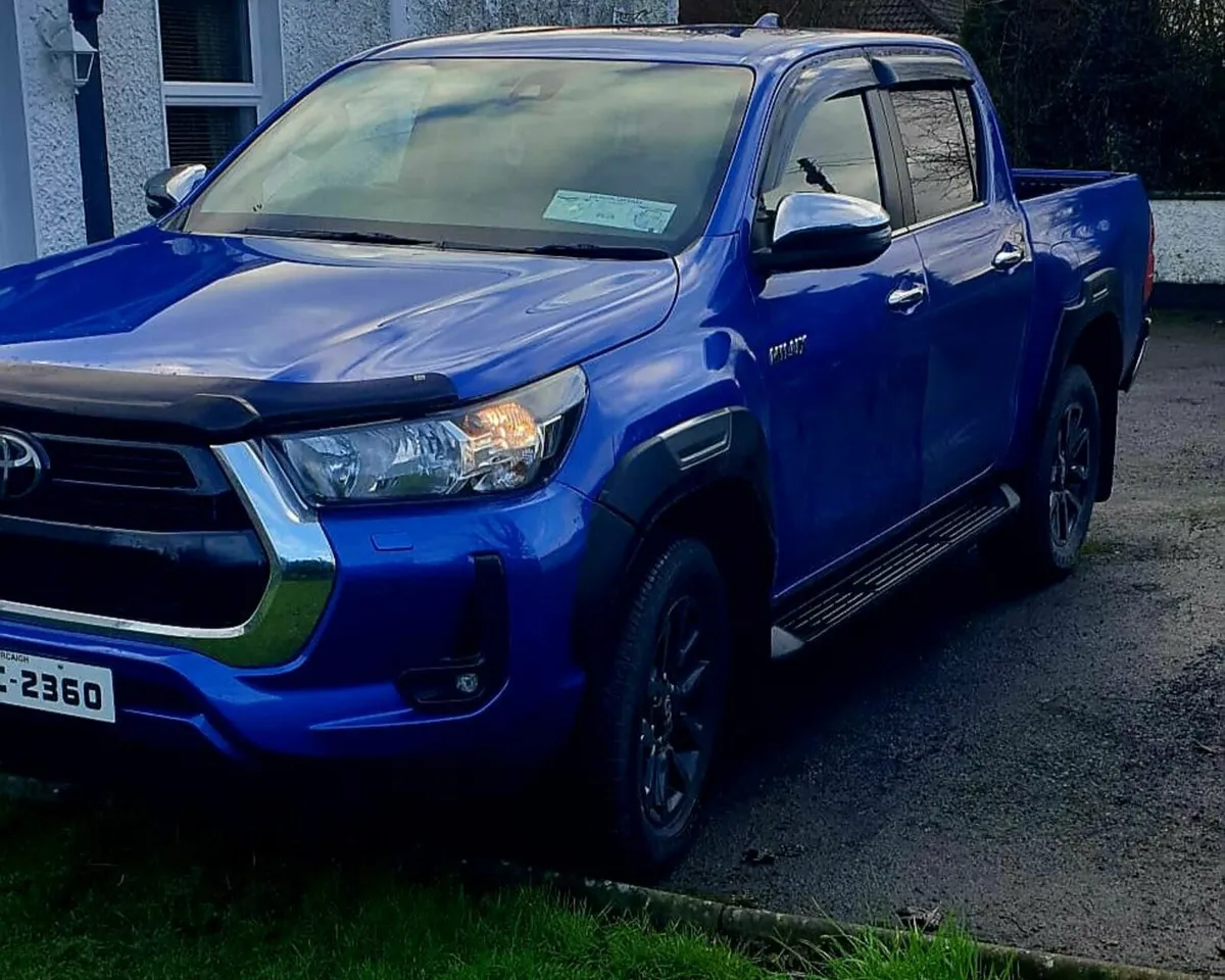 Toyota Hilux 2024 - Image 1