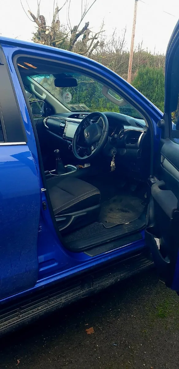 Toyota Hilux 2024 - Image 4