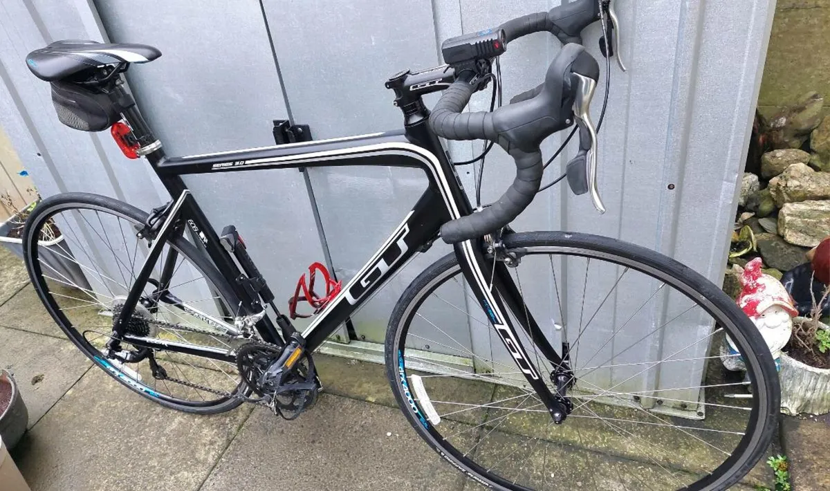 Quality Selection of Road Bikes Medium and Large - Image 1