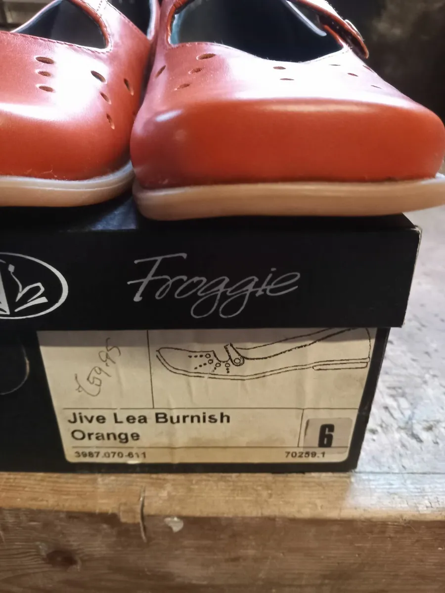 Ladies shoes - Image 2