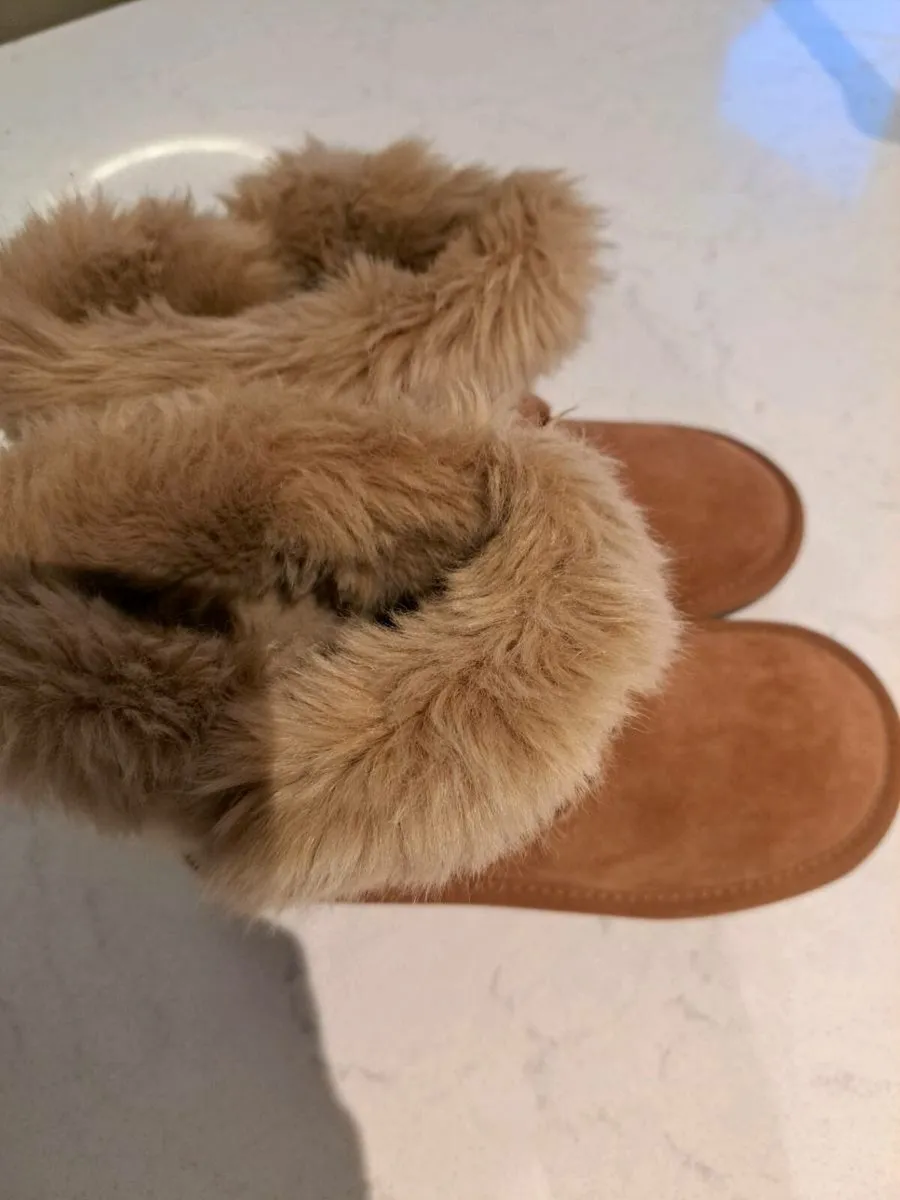 Next Ugg Girls Boots uk1 - Image 2