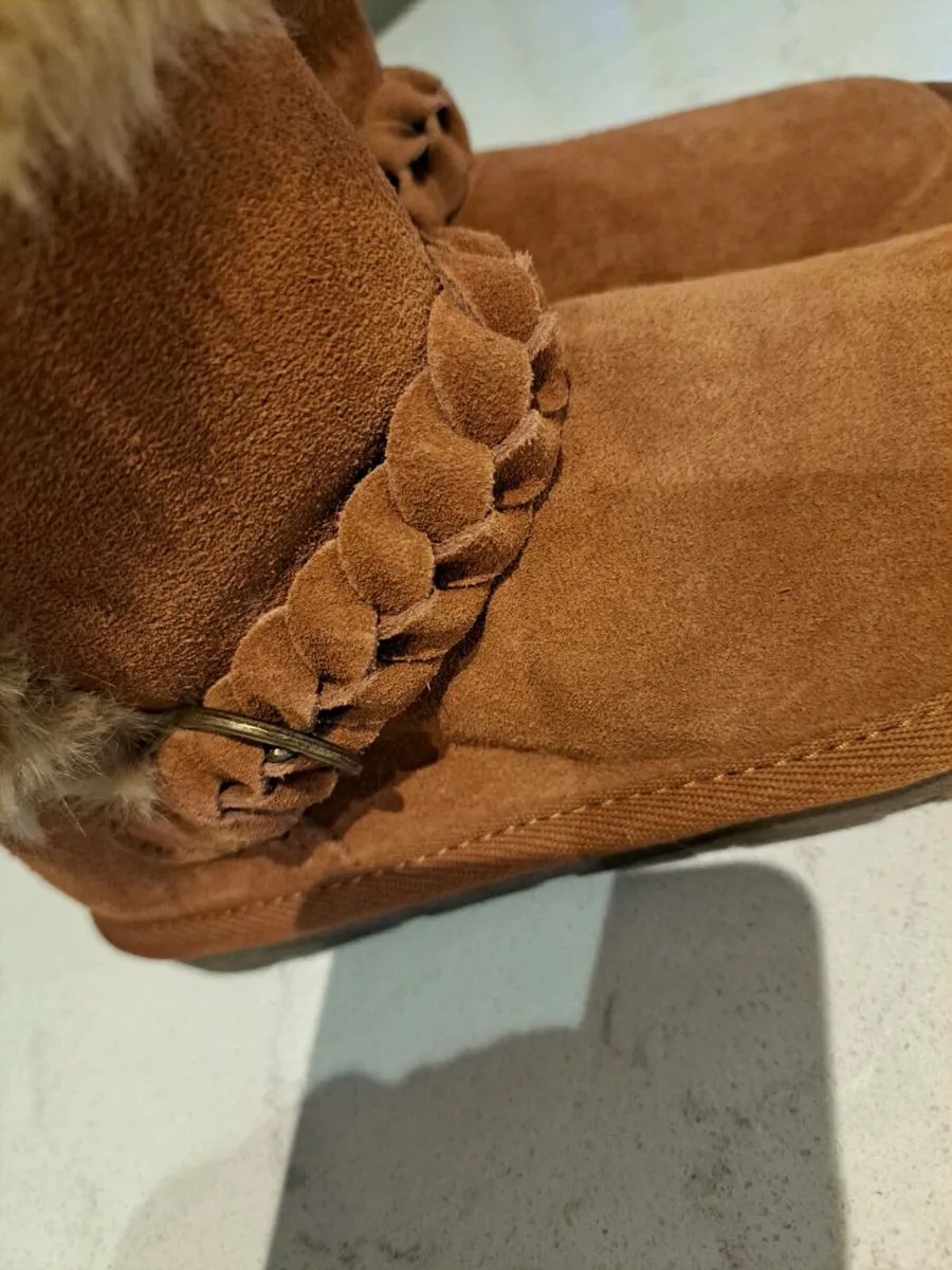 Next Ugg Girls Boots uk1 - Image 3