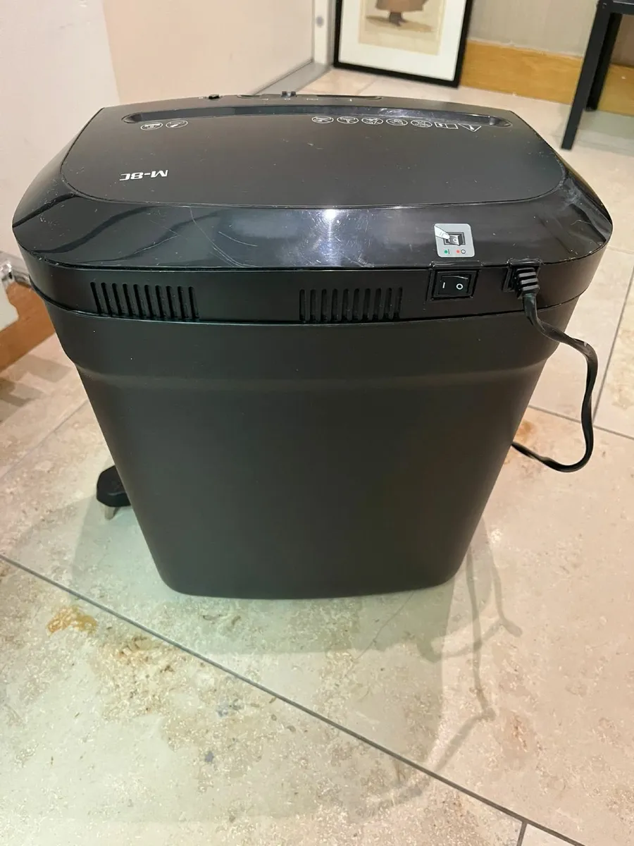Fellowes M-8C Cross Cut Shredder / paper cutter - Image 2