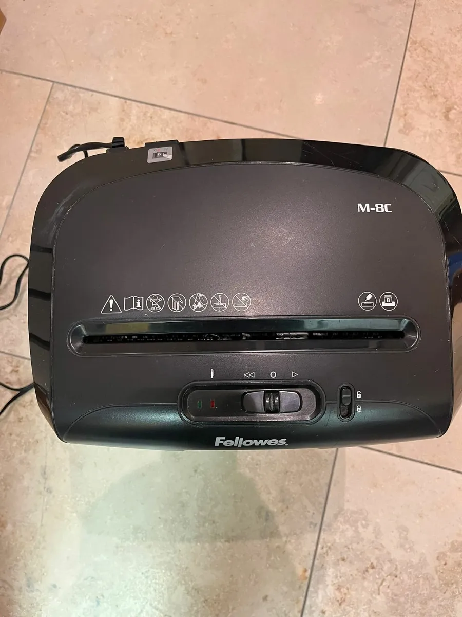 Fellowes M-8C Cross Cut Shredder / paper cutter - Image 3