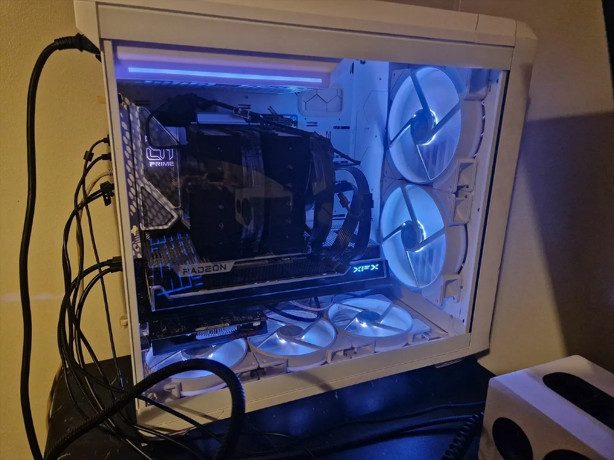 Full High-End Gaming/Creator Setup - €4000 ONO - Image 2